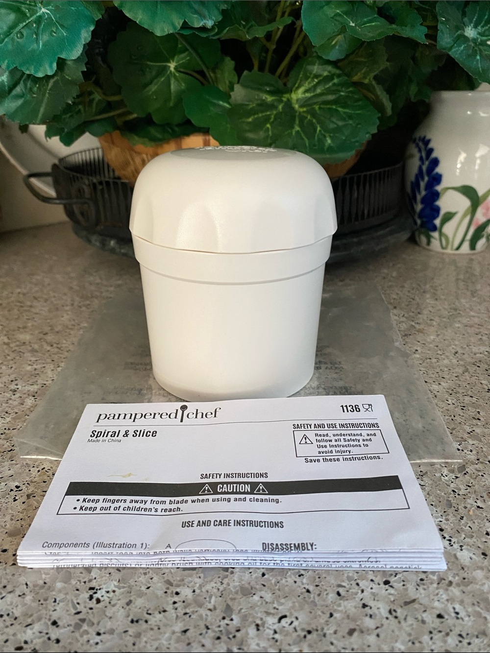 NEW WITHOUT TAGS=Pampered Chef Spiral & Slice Vegetable and Fruit Spiralizer